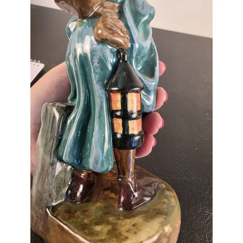 Vintage Royal Doulton HN 2103 